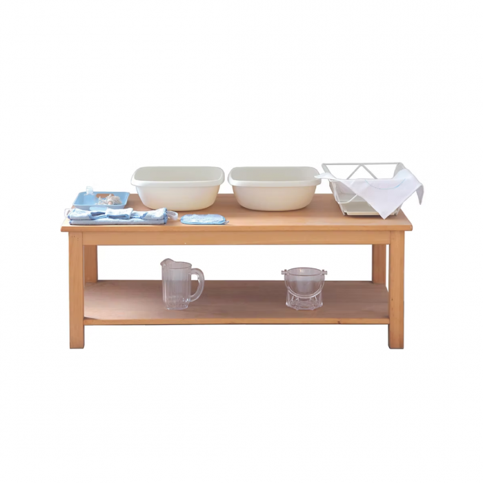 Rửa chén dĩa (Washing dishes)